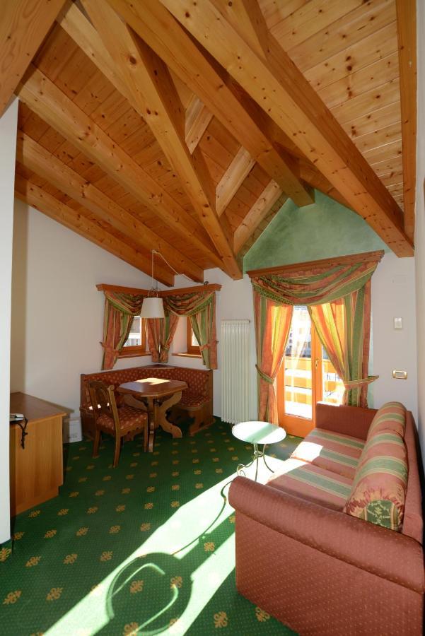 Hotel Sole Passo del Tonale Esterno foto
